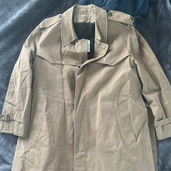 London Fog Tan Coat - Picture 3 of 9